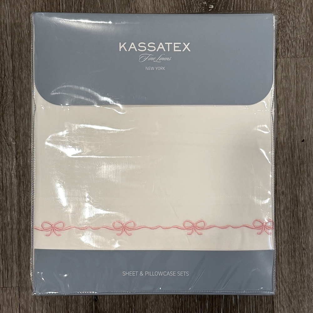 Kassatex King Sheet and Pillow Set- White and Pink Bow Brand New